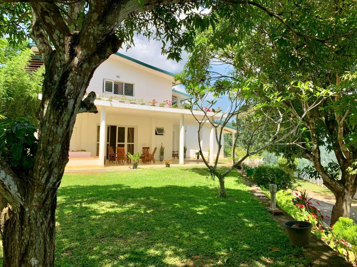 Amandari Holiday Villa Gelioya Esterno foto